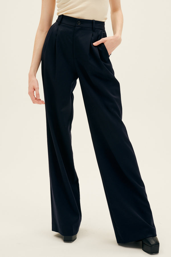 Nili Lotan Flavie Pant Dark in Navy