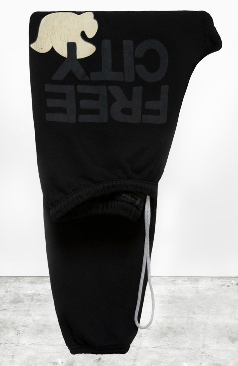 FreeCity Classic Sweatpants in Blackspace Cream